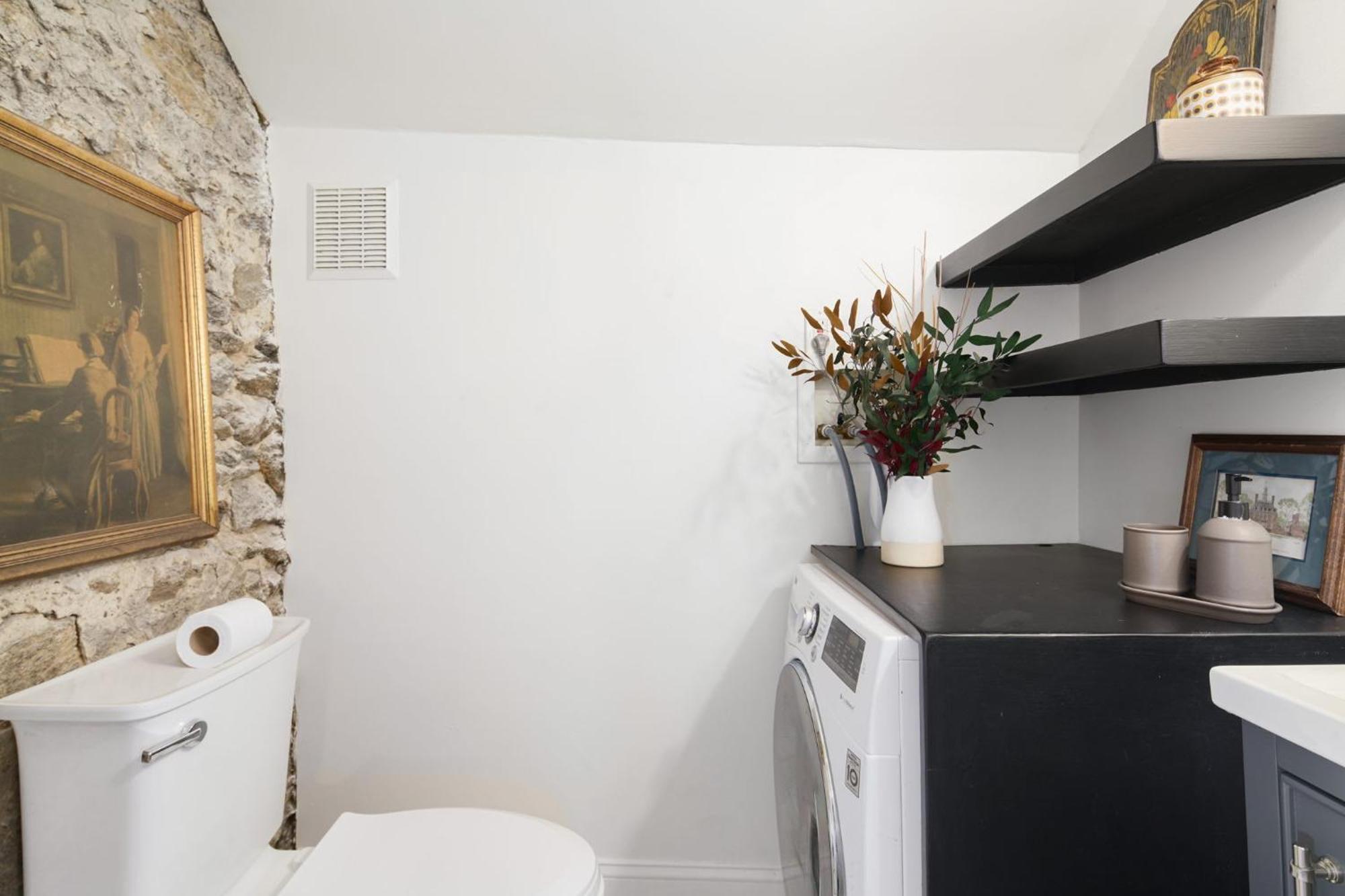 Silverwood Serenity - Balcony And Views With Parking Apartment Philadelphia